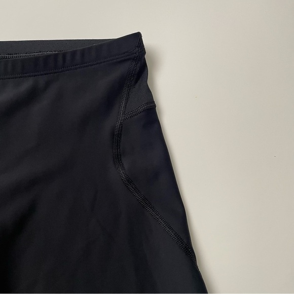 Under Armour Shorty Shorts 4” Women’s Size Small - Picture 4 of 6